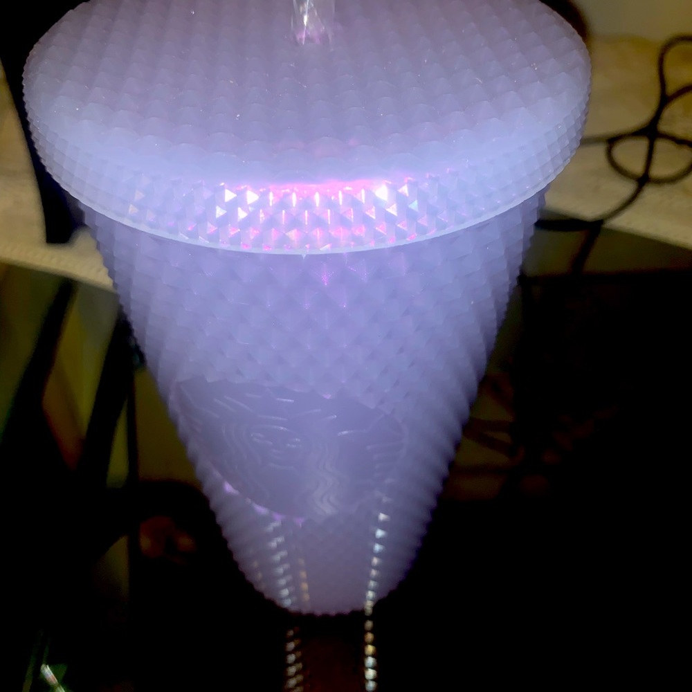 Starbucks Holiday Christmas 2021 160z Icy White Bling Studded Grande Tumbler